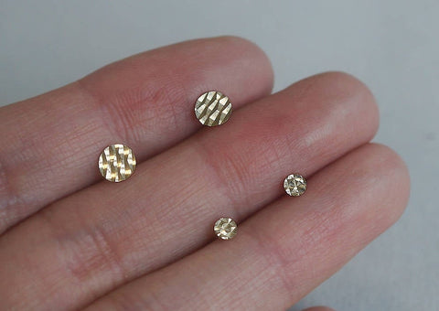 14K Solid Gold Stud Earrings Thin Flat Circle Cell Pattern Yellow Gold Earrings - TG40001