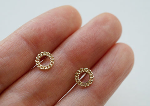 10K Solid Gold Tiny Chain Circle Stud Earrings - TGE126