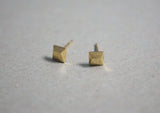 14K Solid Gold Geometric Trapezoid Pyramid Stud Earrings - TGE40013