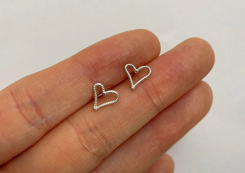 925 Sterling Silver  Heart Stud Earring - TSE012