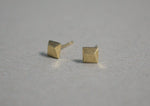 14K Solid Gold Geometric Trapezoid Pyramid Stud Earrings - TGE40013